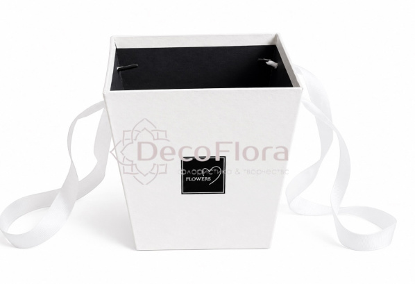 Коробка для цветов 17*17*18см с ручками белая